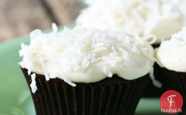 Cupcakes Au Chocolat Avec Glaçage Au Fromage À La Crème