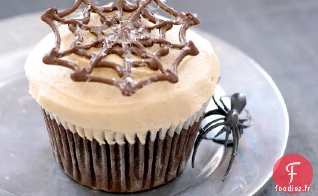 Cupcakes Au Chocolat Avec Glaçage Au Caramel