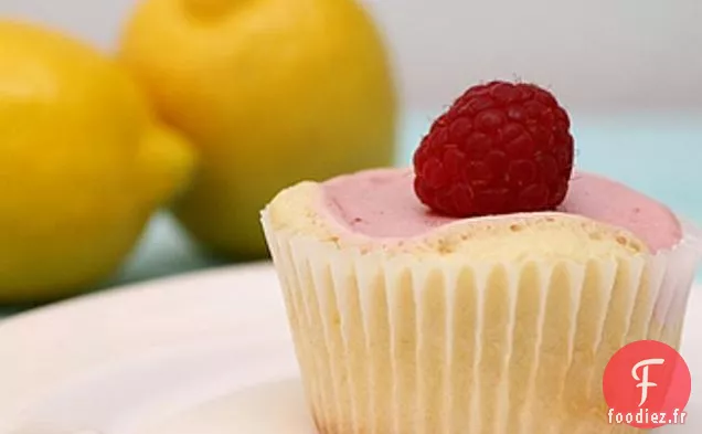 Cupcakes Au Citron Et Gâteau Au Fromage À La Framboise