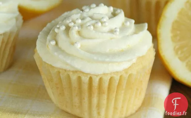 Cupcakes Au Citron Avec Glaçage À La Mousse De Citron
