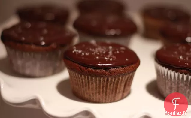 Cupcakes Stout Au Chocolat Avec Ganache Salée