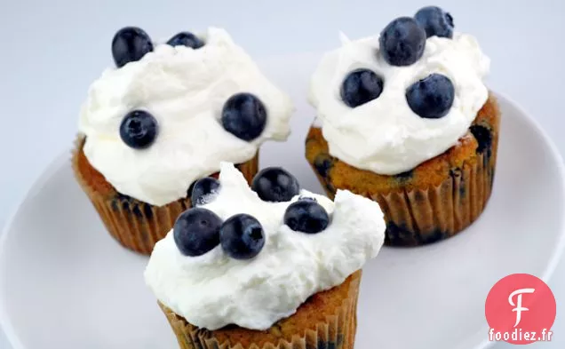 Cupcakes Aux Myrtilles Et À La Crème