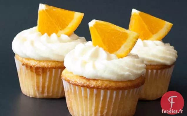 Cupcakes À L'Orange Frais Avec Glaçage À La Crème Au Beurre Orange