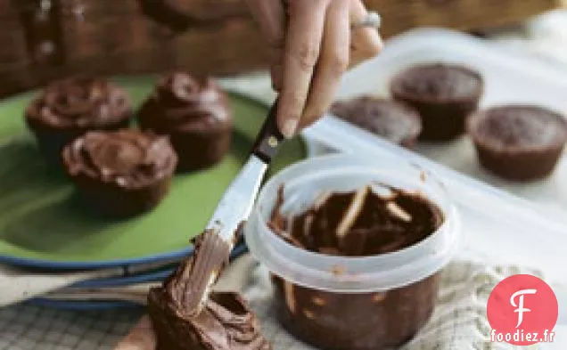 Cupcakes Au Chocolat Avec Glaçage Au Chocolat Noir