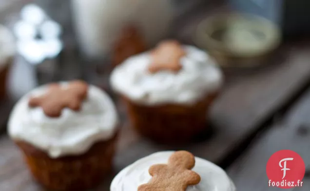 Muffins Au Pain D'Épice Avec Glaçage Au Fromage À La Crème À La Cannelle