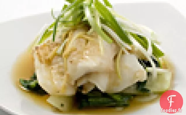 Filets de Poisson au Gingembre et aux Échalotes Cuits à la vapeur au Bok Choy