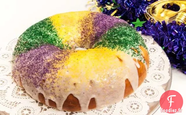 Gâteau Roi Mardi Gras Fourré Aux Fruits Et Au Fromage À La Crème