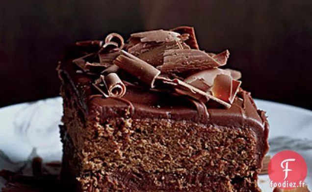 Gâteau En Couches Givré Au Chocolat au Lait
