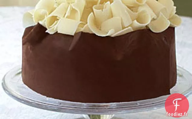 Gâteau de Couche De Mousse Au Chocolat