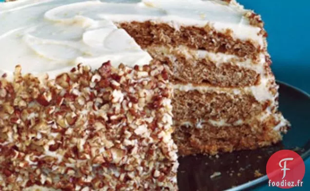 Gâteau aux Épices aux Pacanes avec Glaçage au Fromage à la Crème