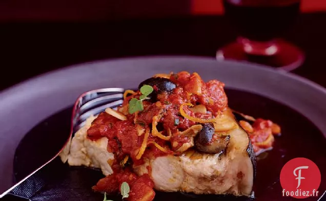 Espadon Braisé aux Olives Noires, Tomates et Marjolaine