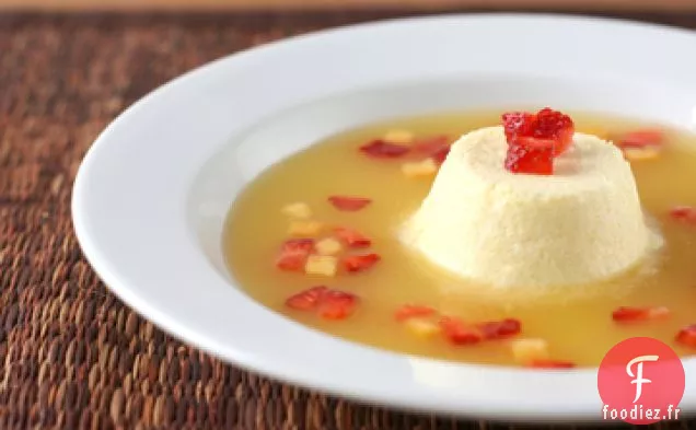 Soufflé Glacé Aux Fruits De La Passion Et Soupe Aux Fruits À L'Ananas