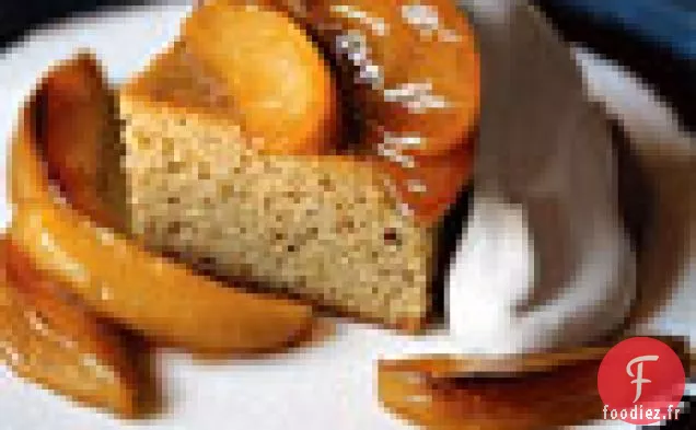 Gâteau aux Épices à la Cassonade à la Crème et aux Pommes Caramélisées