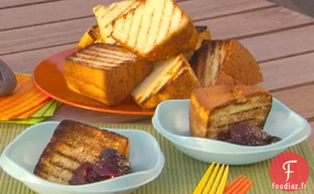 Génoise Grillée à la Compote de Pêches et de Cerises