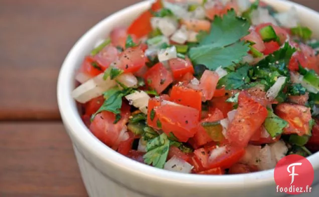 Tilapia en Croûte de Semoule de Maïs avec Pico de Gallo