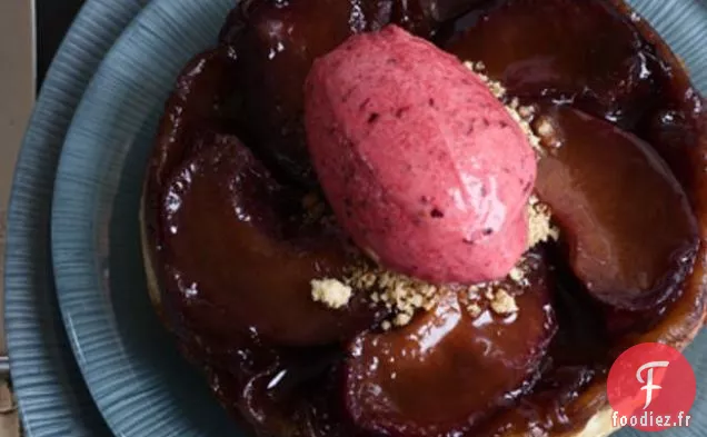 Tatin De Tarte Aux Prunes Avec Sorbet Aux Prunes Chaudes