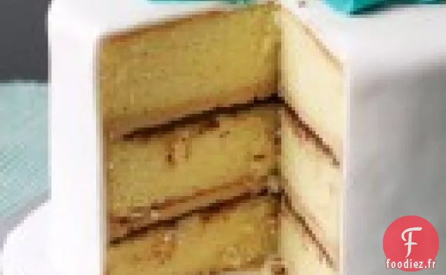 Gâteau À La Vanille Avec Crème Au Beurre Tiramisu Et Garniture À La Ganache