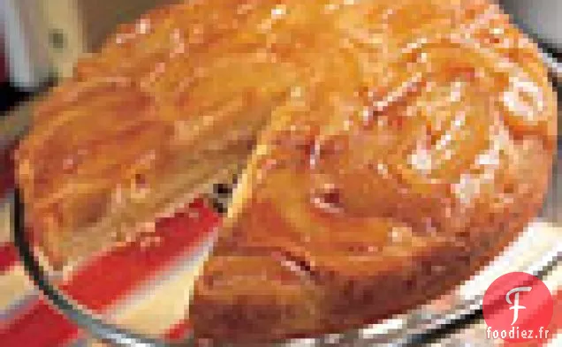 Gâteau Chaud Pomme-Semoule de Maïs À L'envers