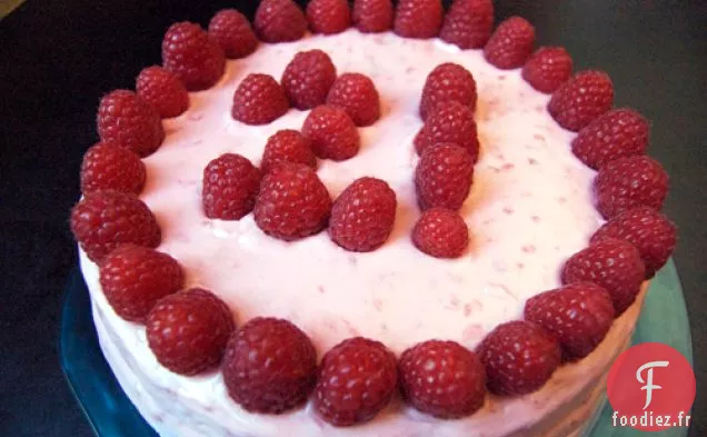 Gâteau au Champagne Avec Glaçage à la Crème au Beurre aux Framboises