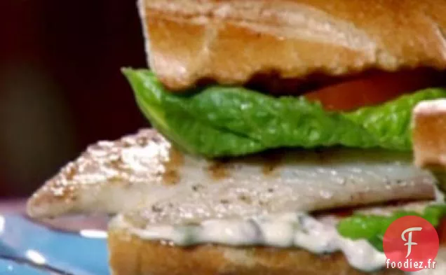 Tilapia Grillé Po ' Boys avec Sauce Tartare Maison