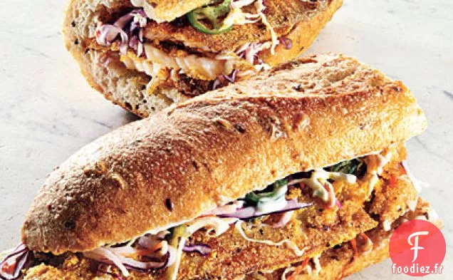 Sandwichs au Tilapia en Croûte de Semoule de Maïs avec Salade de chou Jicama