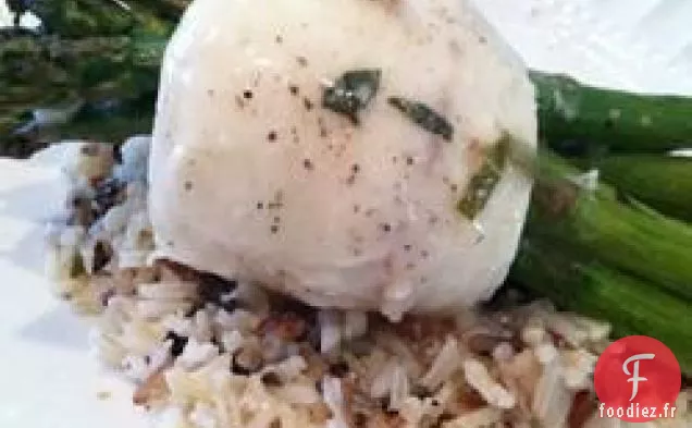 Paquets D'Asperges Au Tilapia Avec Sauce Au Vin Blanc