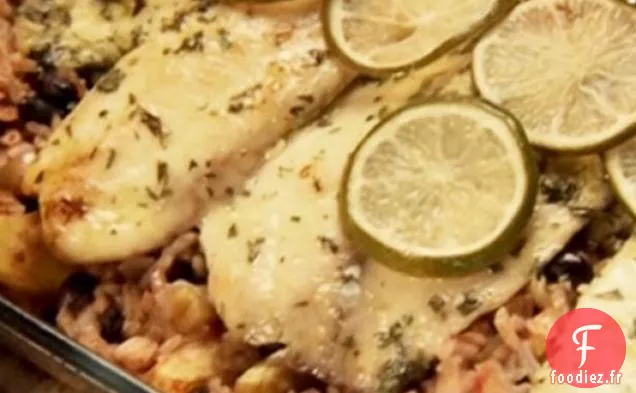 Tilapia au Costa Rica Cuit au Four avec Ananas, Haricots Noirs et Riz