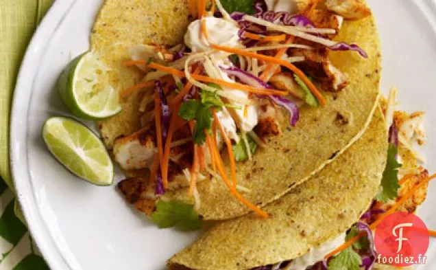 Tacos de Poisson avec Salade de Chou-Carotte et Crème Épicée