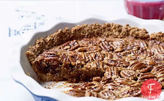Tarte aux Pacanes en Croûte d'Avoine avec Sauce aux Canneberges Fraîches