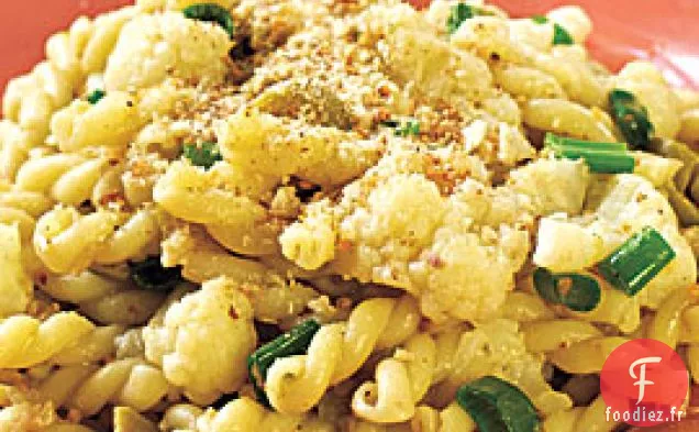 Gemelli Au Chou-Fleur, Oignons Verts Et Olives Vertes