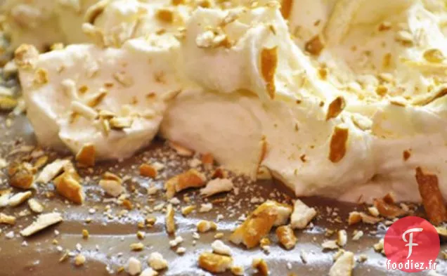 Tarte À La Crème Au Chocolat Au Lait Avec Une Croûte De Bretzel