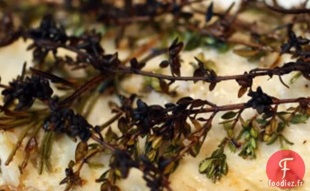 Truite Rôtie Au Sel Fumé Et Herbes Boisées Fraîches