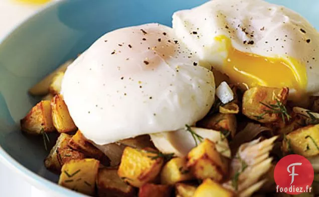 Oeufs Pochés À la Truite Fumée et Hachis de Pommes de Terre
