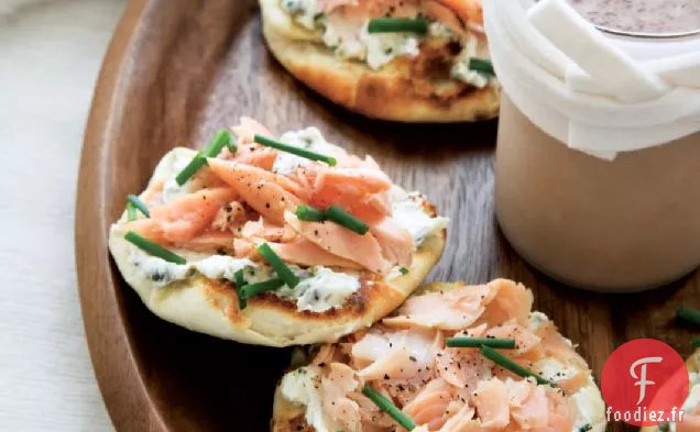 Toasts au Fromage à la crème à la Truite Fumée et aux Câpres