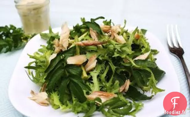 Salade de Truite Fumée aux Pommes, Fenouil et Vinaigrette Crémeuse au Raifort