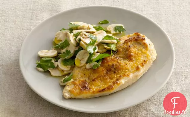 Poulet En Croûte De Pecorino Avec Salade De Champignons