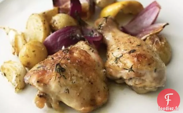 Poulet Au Four Avec Oignons, Pommes De Terre, Ail Et Thym
