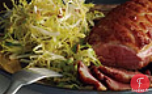 Magret de Canard avec Salade Frisée et Vinaigrette au Porto