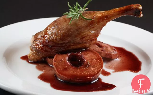 Canard Entier Rôti Au Vin Rouge - Pommes Braisées
