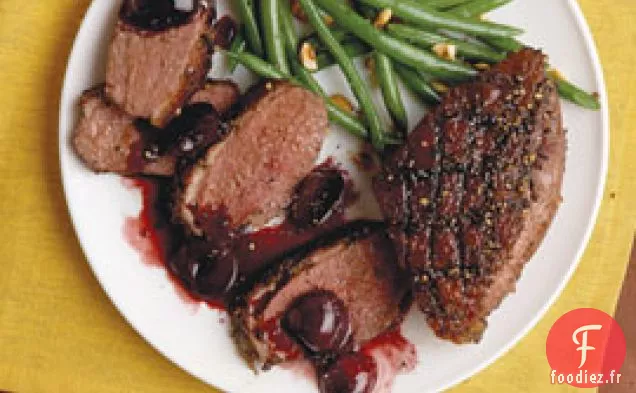 Magrets de Canard en Croûte de Poivre Et Sauce Au porto Aux Cerises