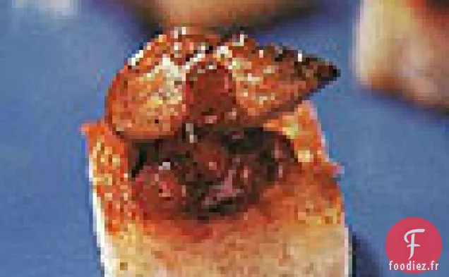Foie Gras Poêlé et Confiture d'Airelles sur Pain Grillé Brioché