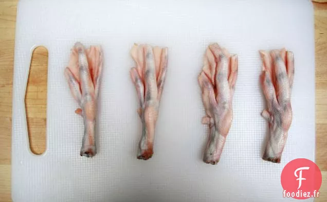 Les Morceaux Désagréables: Du Bec À La Griffe, Les Pieds De Poulet Et De Canard Cuits À La Vapeur