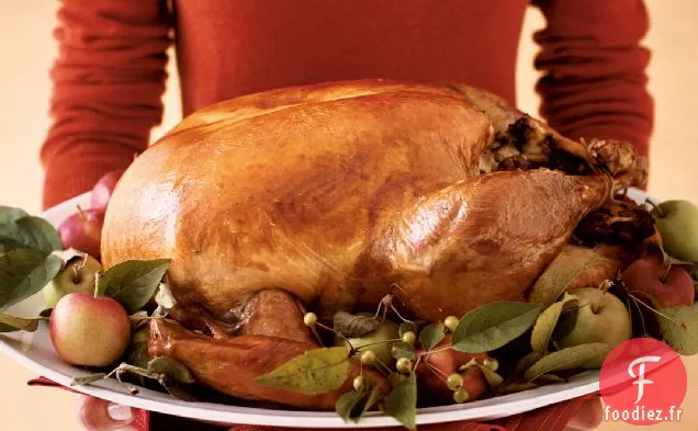 Dinde à la Farce Pomme-Châtaigne et Sauce au Cidre