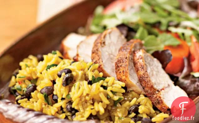 Dinde Assaisonnée à la Jerk avec Haricots Noirs et Riz Jaune