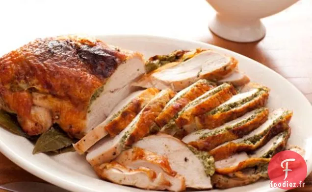 Poitrine de Dinde Rôtie aux Herbes avec Sauce à la Poêle