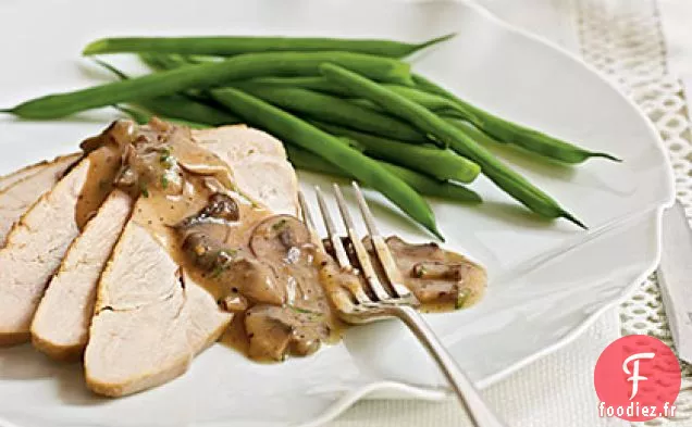 Poitrine de Dinde Saumurée à l'Érable avec Sauce aux Champignons