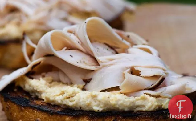 Sandwichs Au Houmous À La Dinde Au Miel Au Poivre Noir