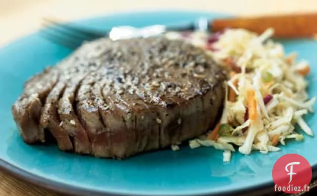 Thon au Sésame avec Salade Épicée