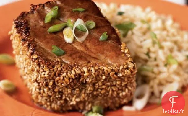 Thon en Croûte de Sésame et Riz Gingembre-Arachide