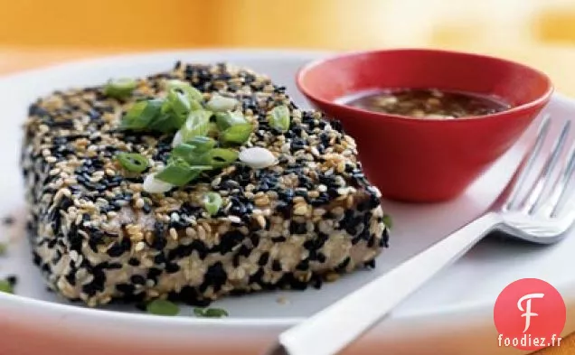 Thon en Croûte de Sésame et Sauce Wasabi-Ponzu